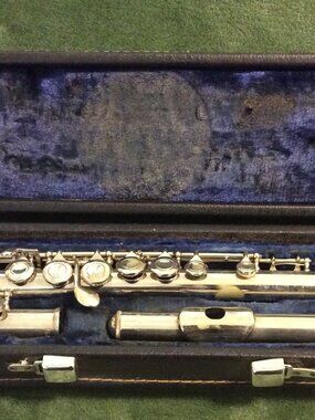 Bundy Selmer Silverplated Flute #286792 w/ Blue Velvet Case – Pre-Owned